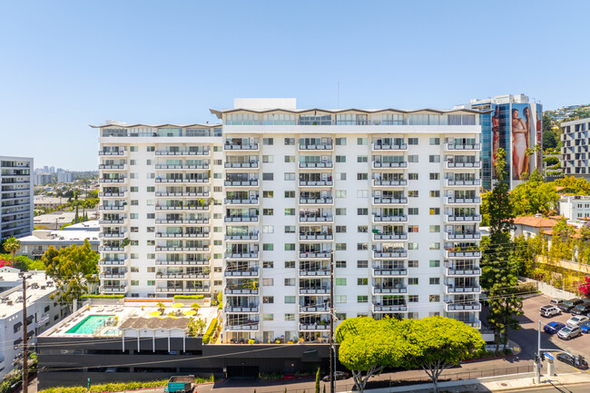 WestView Towers in West Hollywood, CA - Building Photo - Building Photo