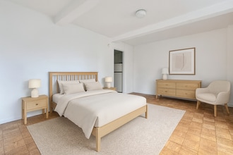 204 E 35th St in New York, NY - Building Photo - Building Photo