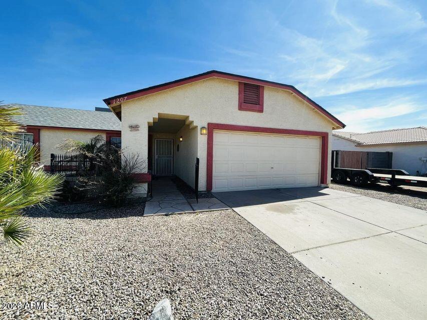 1207 E Avenida Luna in Casa Grande, AZ - Building Photo