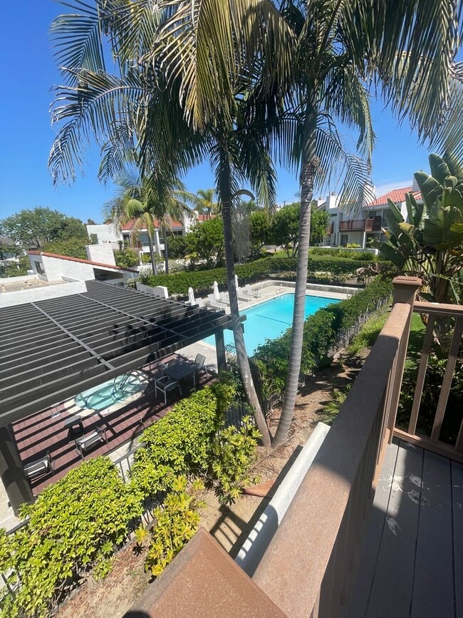 property at 19 Crest Cir