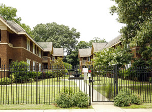 Ashley Manor Apartments in Memphis, TN - Building Photo - Building Photo