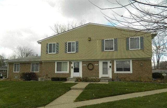 24495 Quad Park Ln in Clinton Township, MI - Building Photo