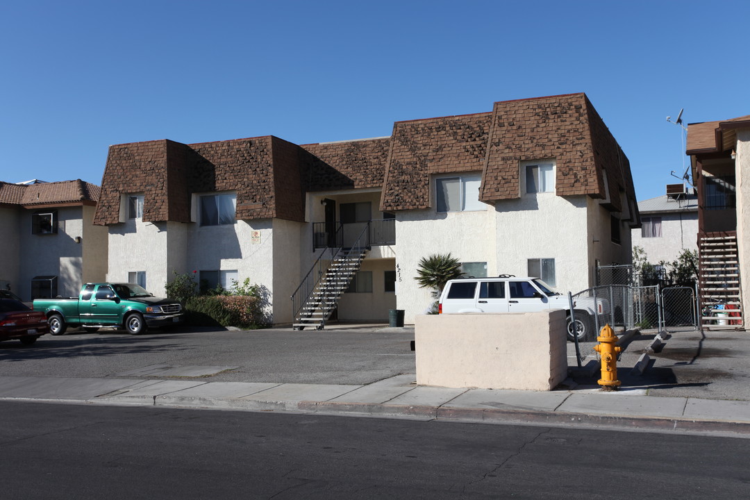 4215 Solteros St in Las Vegas, NV - Building Photo