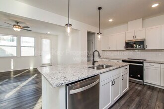 124 Royal Star Wy in Garner, NC - Building Photo - Building Photo