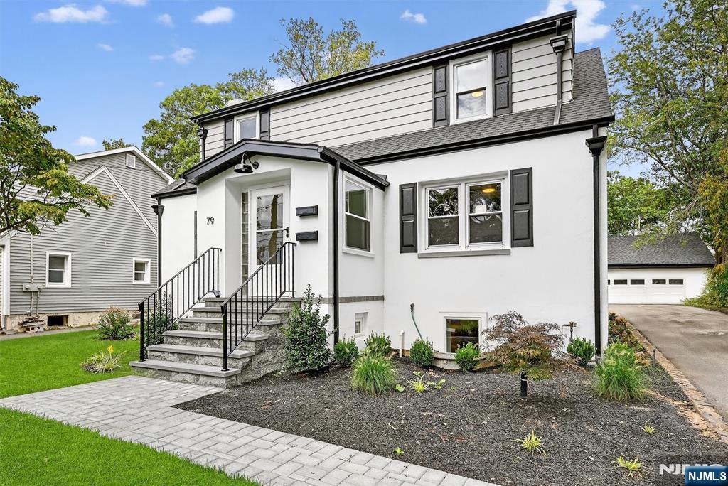 79 Harrison Ave in Waldwick, NJ - Building Photo