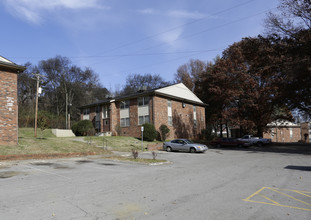 Green Hills Apartments in Knoxville, TN - Building Photo - Building Photo