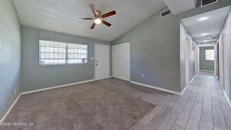 9276 Greenleaf Rd in Jacksonville, FL - Building Photo