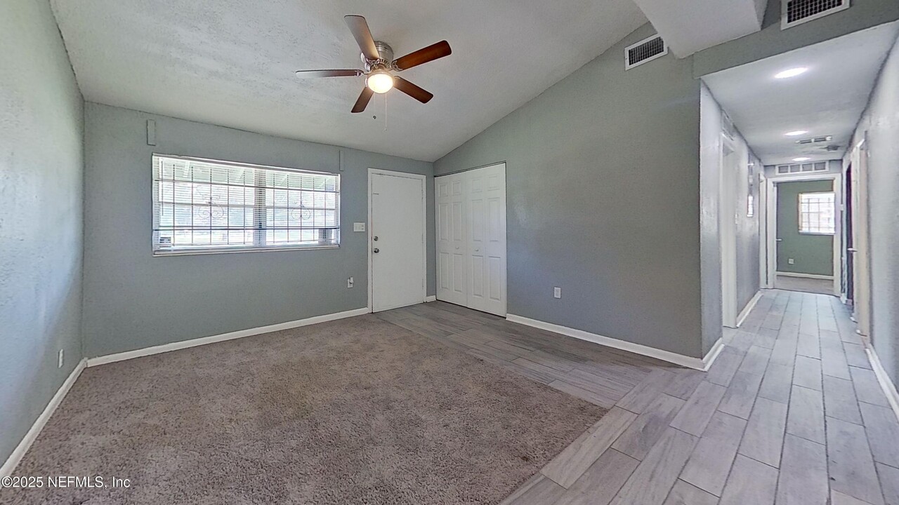 9276 Greenleaf Rd in Jacksonville, FL - Foto de edificio