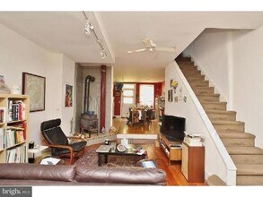 918 Passyunk Ave in Philadelphia, PA - Building Photo - Building Photo