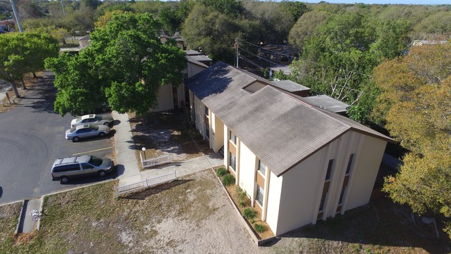 Harbor Bluffs in Largo, FL - Foto de edificio - Building Photo