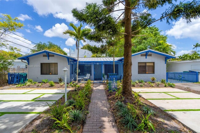 3225 SW 58th Ave in Miami, FL - Building Photo - Building Photo
