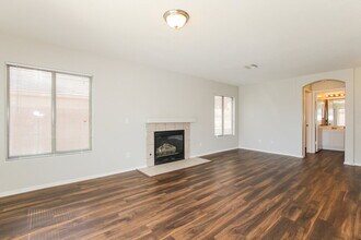 6431 W Crown King Rd in Phoenix, AZ - Foto de edificio - Building Photo