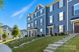 1335 Ashbury St in Charlotte, NC - Building Photo - Building Photo