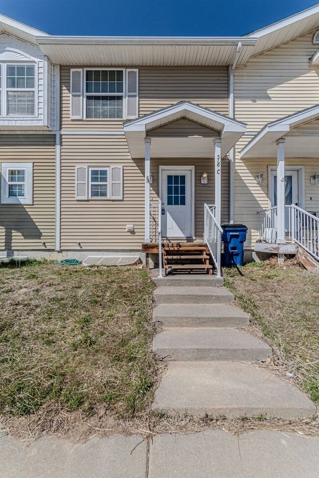 516 Jerry Dr in Junction City, KS - Building Photo - Building Photo