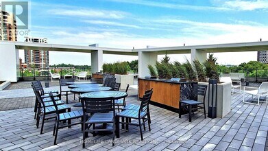 38 Water Walk Dr in Markham, ON - Building Photo - Building Photo