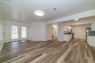 Collegiate Court Apartments in Blacksburg, VA - Building Photo - Building Photo