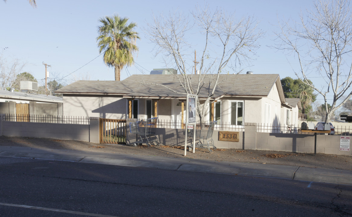 2536 W Orangewood Ave in Phoenix, AZ - Building Photo