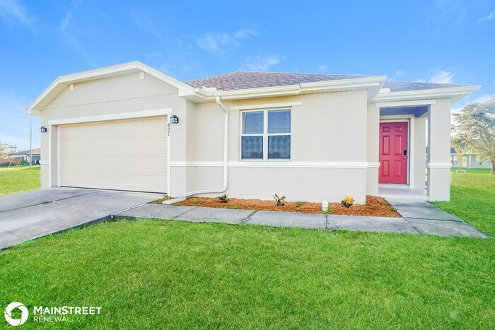 421 NW 18th Ave in Cape Coral, FL - Building Photo