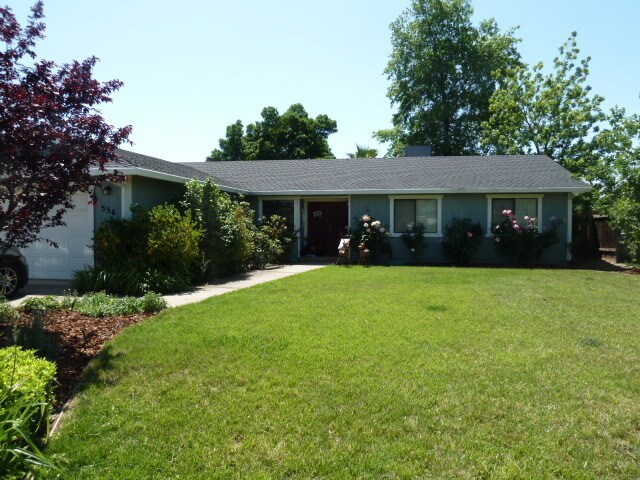 536 Teakwood Dr in Redding, CA - Building Photo