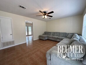 5712 Japonica Ave in Pensacola, FL - Building Photo - Building Photo