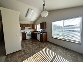 2506 W Pocono Ct in Coeur d'Alene, ID - Building Photo - Building Photo