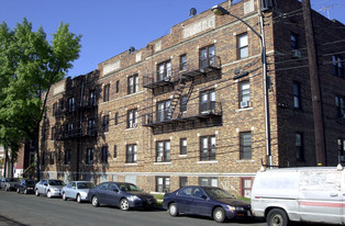 138-152 N 10th St in Newark, NJ - Building Photo