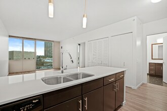 3720 N Halsted St in Chicago, IL - Building Photo - Building Photo