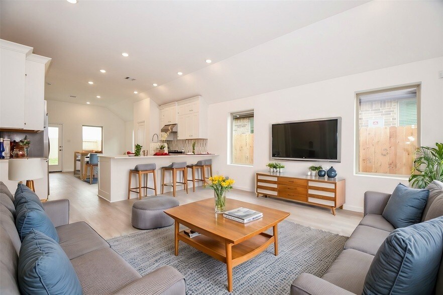 13724 Lantana Breeze Dr in La Marque, TX - Building Photo