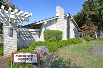 Bear Creek Manor in Merced, CA - Building Photo - Building Photo