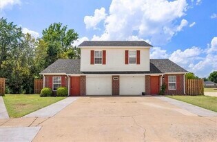 3505 SW Victoria Pl in Bentonville, AR - Building Photo