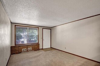 Woodbine Apartments in Cuyahoga Falls, OH - Building Photo - Building Photo