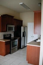 1733 Sully Ct in Stephenville, TX - Foto de edificio - Building Photo