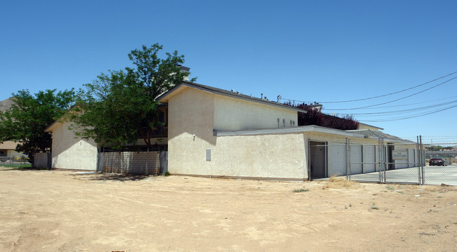 16077 Sago Rd in Apple Valley, CA - Building Photo - Building Photo