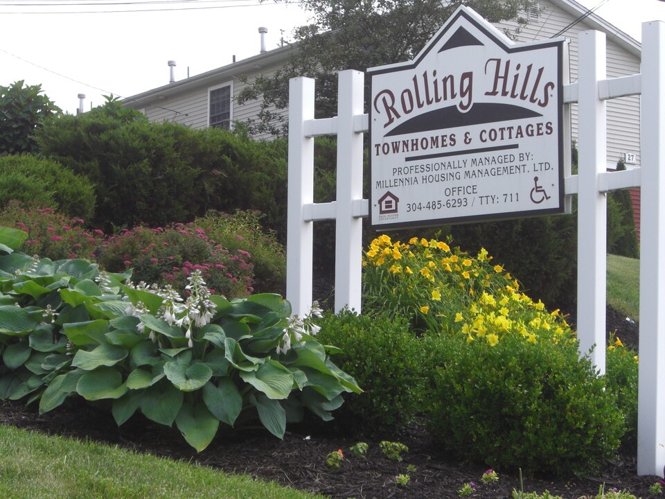 Rolling Hills Townhomes and Cottages in Parkersburg, WV - Building Photo