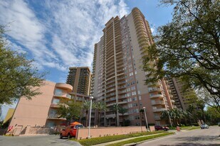 3505 Sage Rd in Houston, TX - Building Photo
