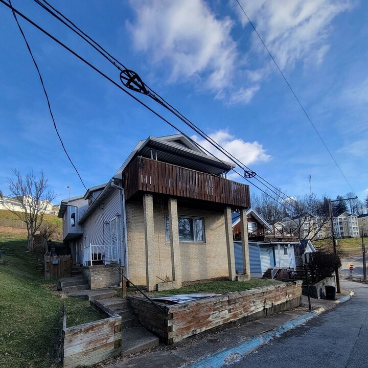 363 Mansion Ave in Morgantown, WV - Building Photo