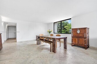 2575 S Bayshore Dr in Miami, FL - Building Photo - Building Photo