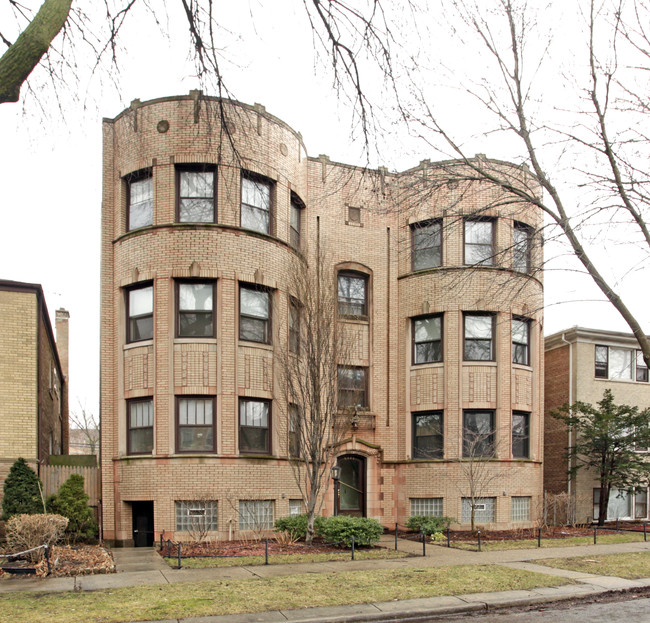 6121 N Hamilton Ave in Chicago, IL - Foto de edificio - Building Photo