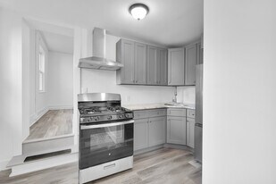 127 Maple Ave, Unit Apt. 2 in Rye, NY - Building Photo