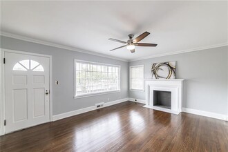 349 Johnson Ferry Rd in Atlanta, GA - Foto de edificio - Building Photo