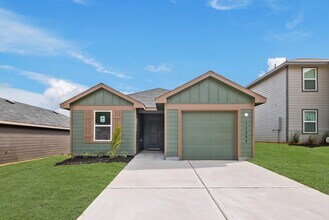 12350 McCrorey Trails Court in Conroe, TX - Building Photo - Building Photo