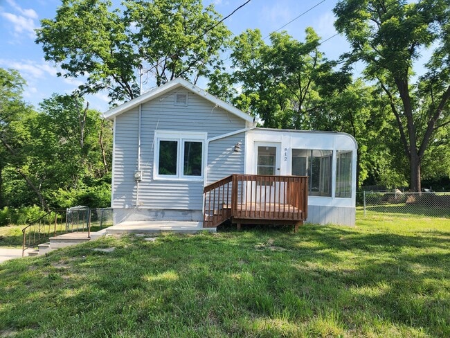 property at 912 King Ave