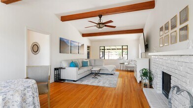 6131 Batesole Dr in Santa Rosa, CA - Building Photo - Building Photo