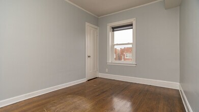 3318 N Leclaire Ave-Unit -2S in Chicago, IL - Building Photo - Building Photo