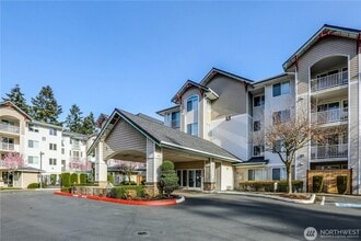 13301 SE 79th Pl, Unit A-201 in Newcastle, WA - Foto de edificio - Building Photo