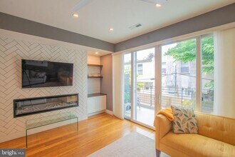 1007 S 17th St in Philadelphia, PA - Building Photo - Building Photo