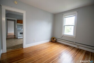 88 Riverview Ave in New London, CT - Building Photo - Building Photo