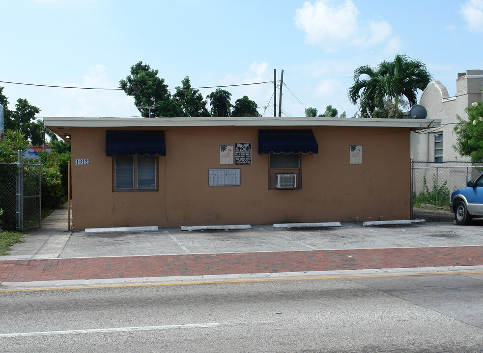 1642 SW 7th St in Miami, FL - Building Photo