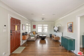 5742 6th Ave in Los Angeles, CA - Building Photo - Building Photo