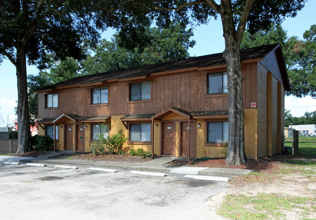 Oak Clusters Townhomes in Orlando, FL - Building Photo